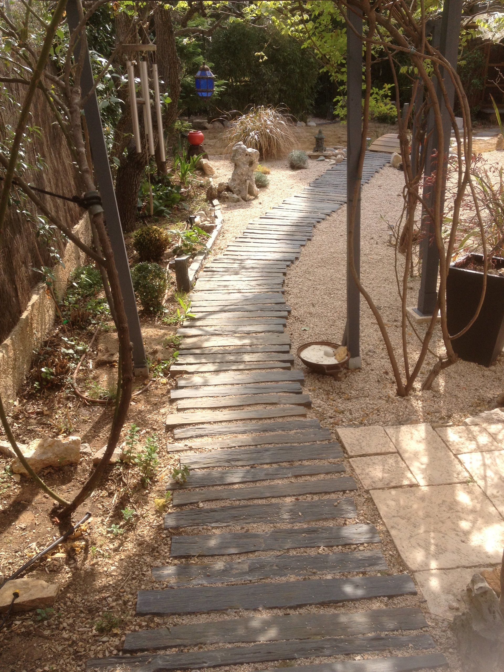 terrasse, voies carrossables, allées piétonnières, pas japonais, barrettes d'ardoise, en dalles de pierre, pavé granit, opus...