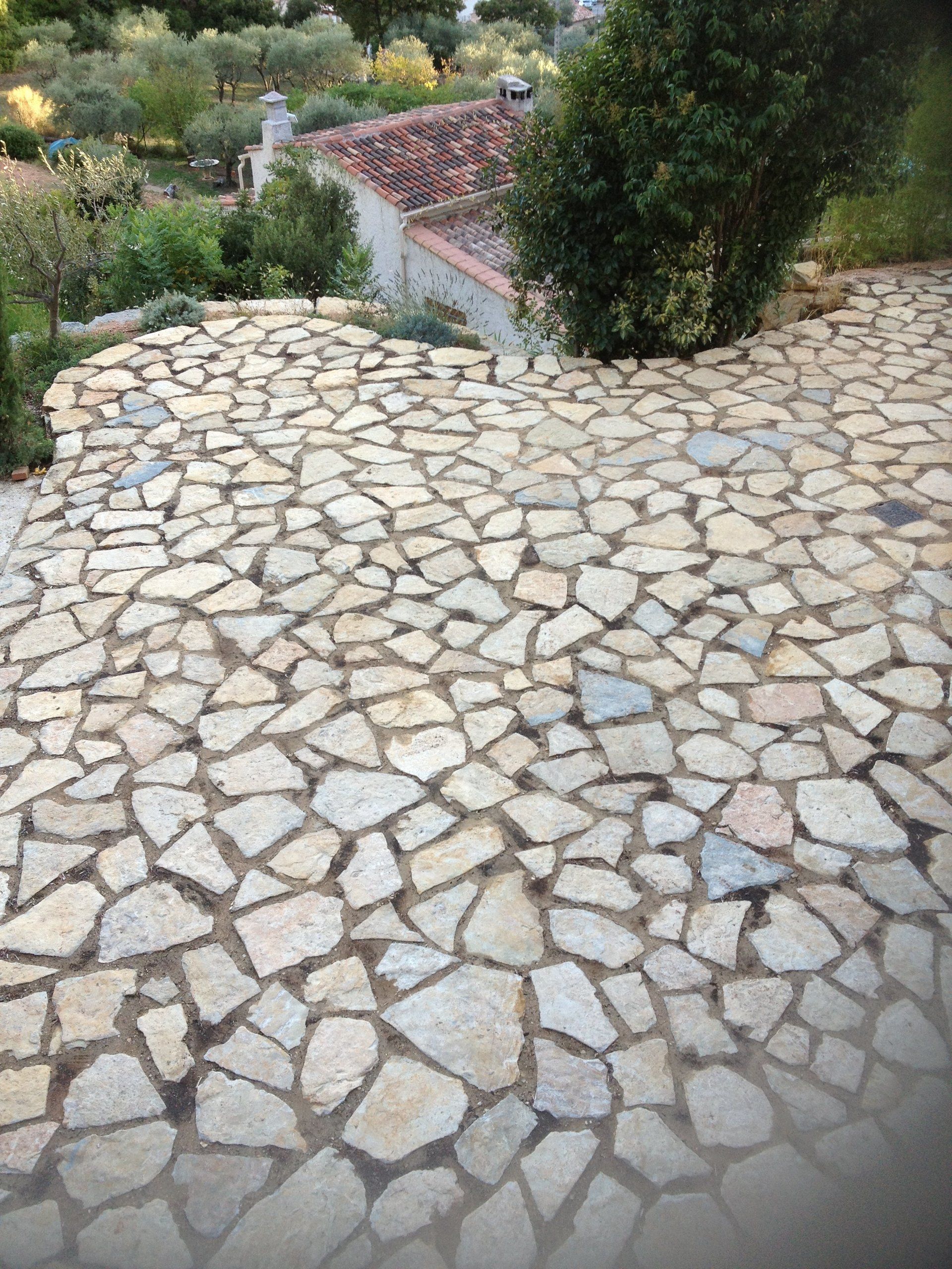 terrasse, voies carrossables, allées piétonnières, pas japonais, barrettes d'ardoise, en dalles de pierre, pavé granit, opus...