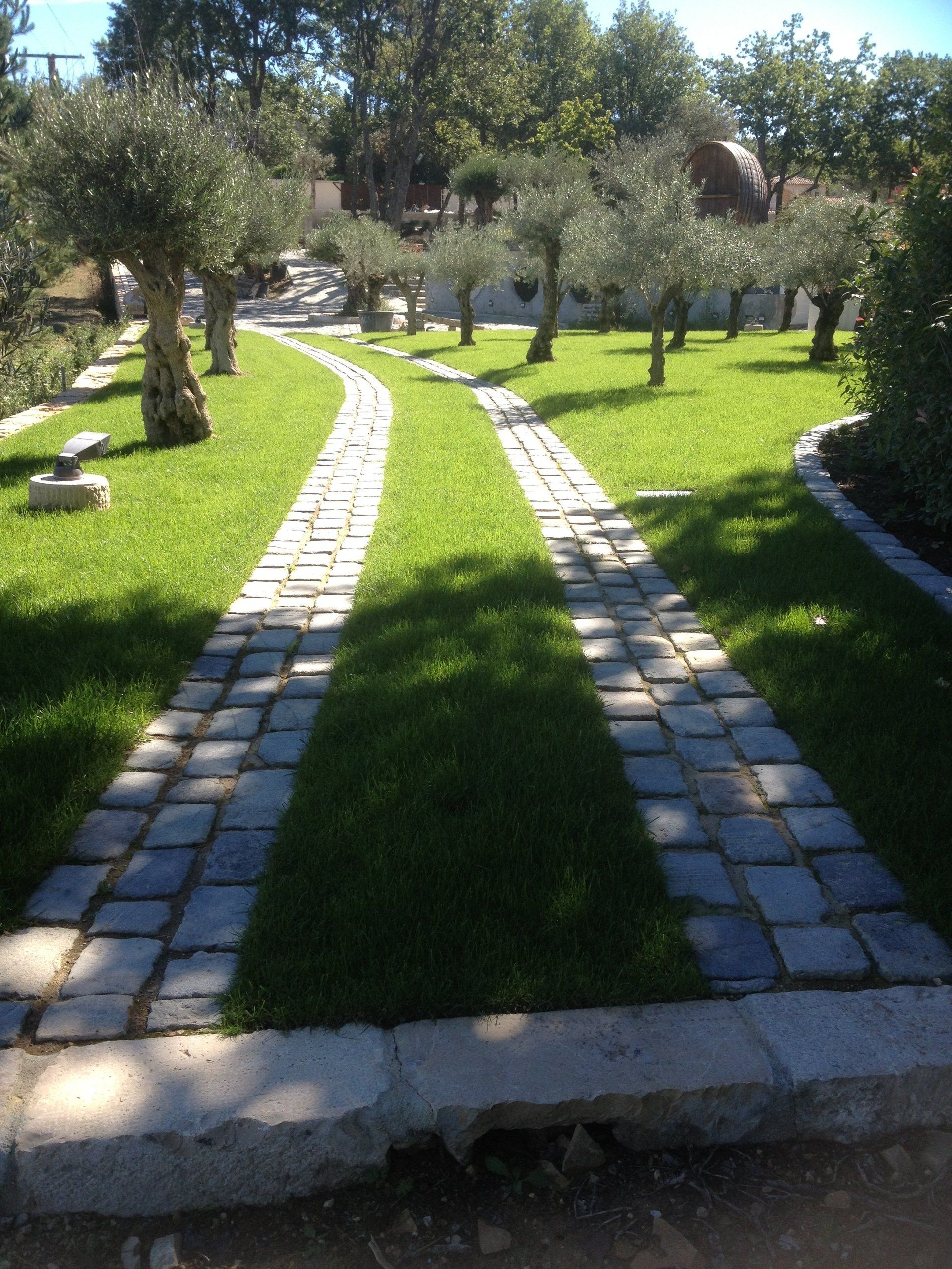 terrasse, voies carrossables, allées piétonnières, pas japonais, barrettes d'ardoise, en dalles de pierre, pavé granit, opus...