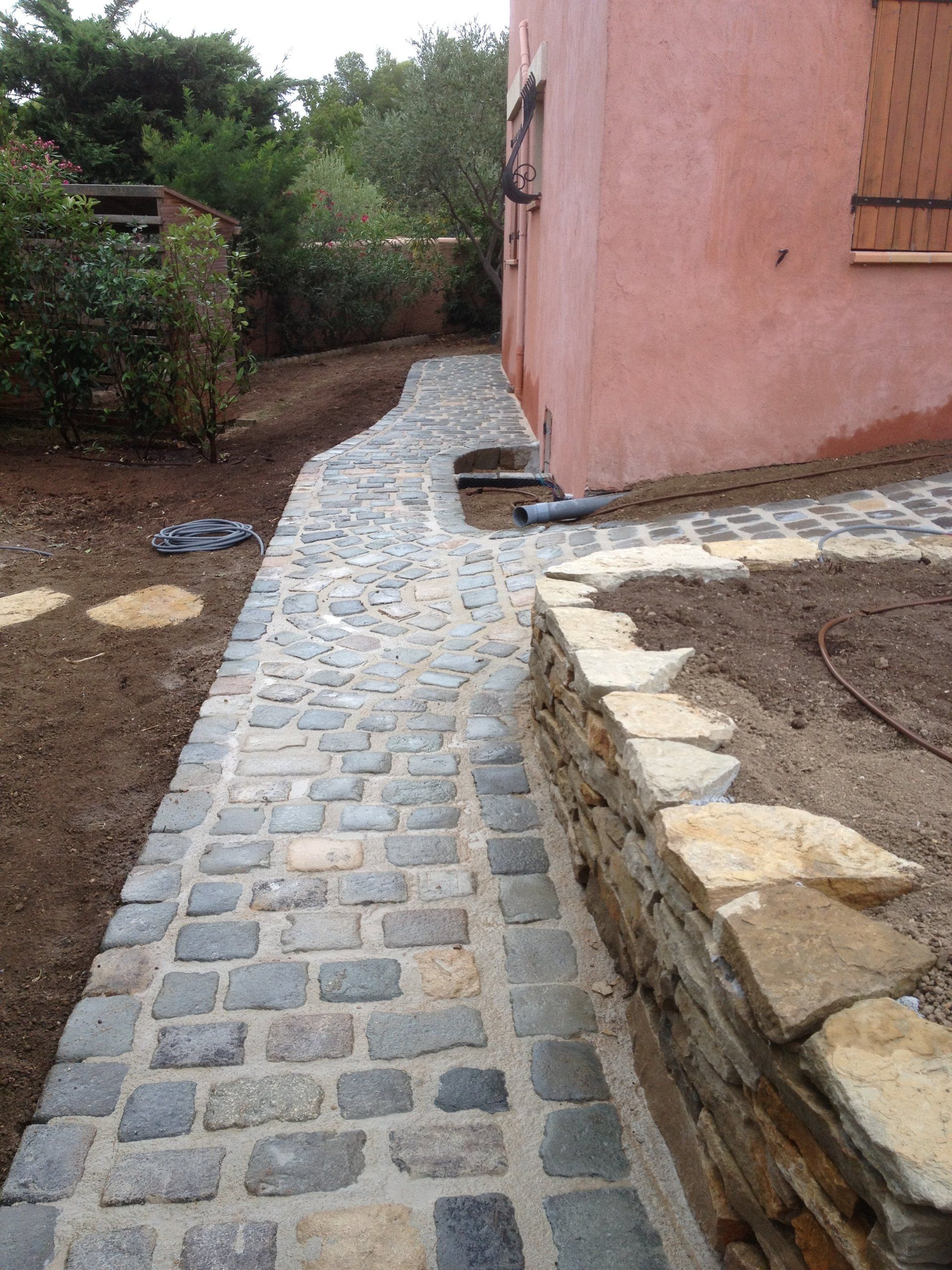 terrasse, voies carrossables, allées piétonnières, pas japonais, barrettes d'ardoise, en dalles de pierre, pavé granit, opus...