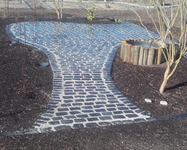 terrasse, voies carrossables, allées piétonnières, pas japonais, barrettes d'ardoise, en dalles de pierre, pavé granit, opus...