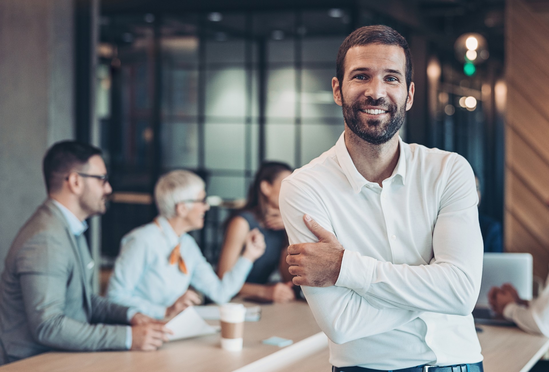Etablierte Führungskräfte im Büro