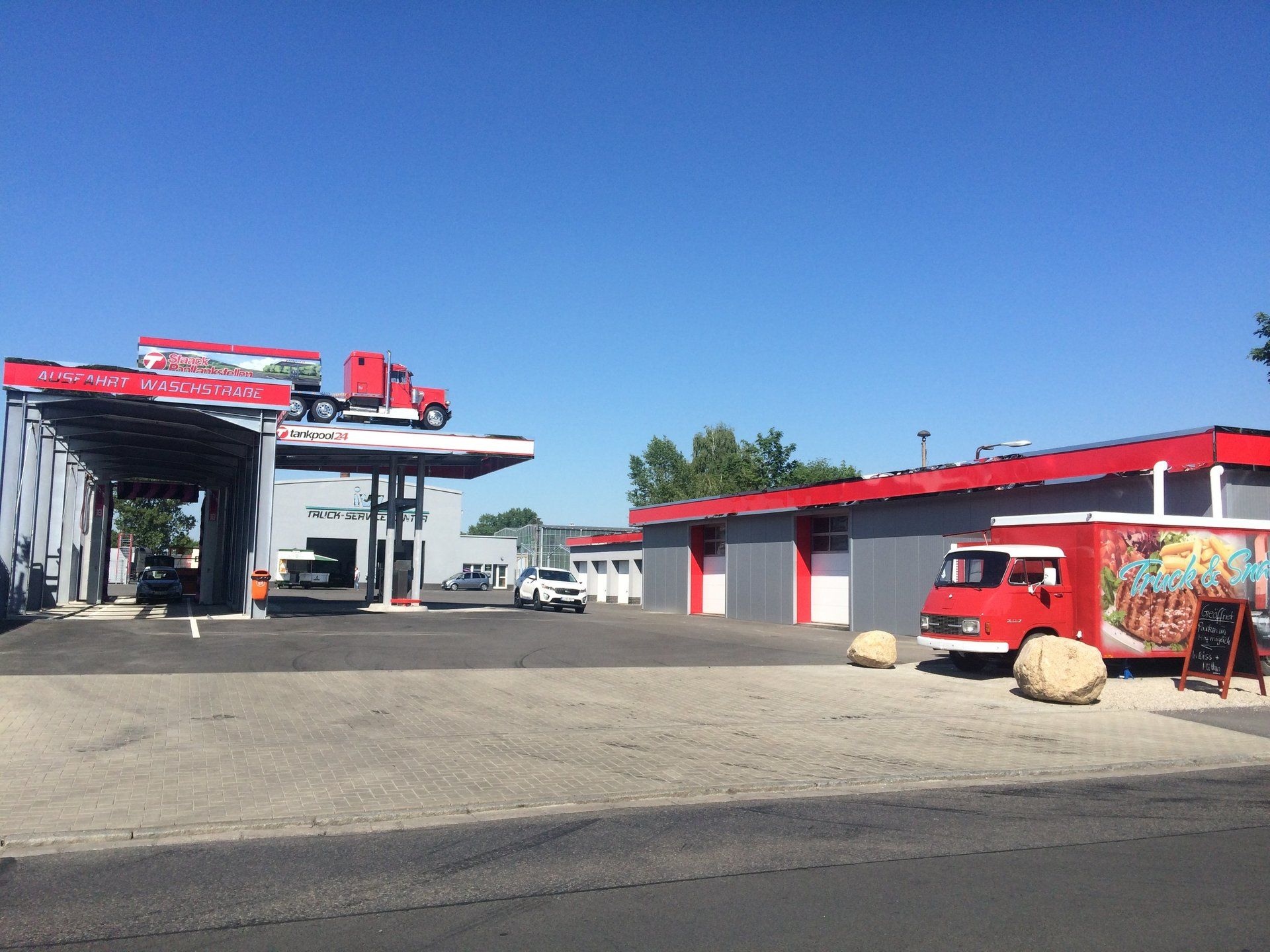 Tankstelle in Leipzig Engelsdorf mit Imbiss