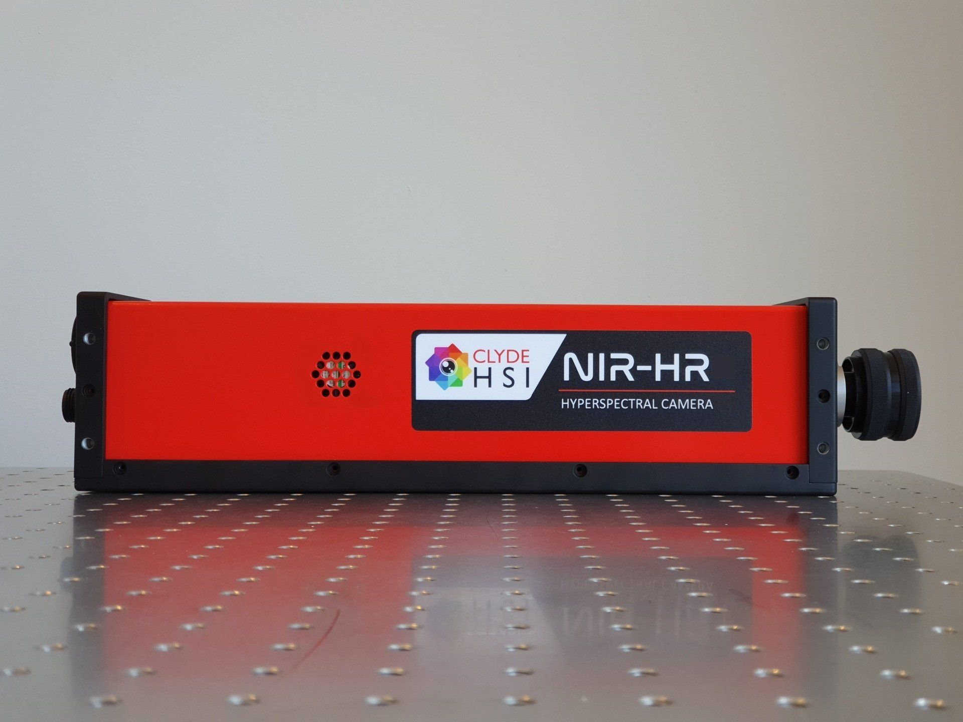 NIR-HR Hyperspectral Camera | 900 - 1700nm | ClydeHSI