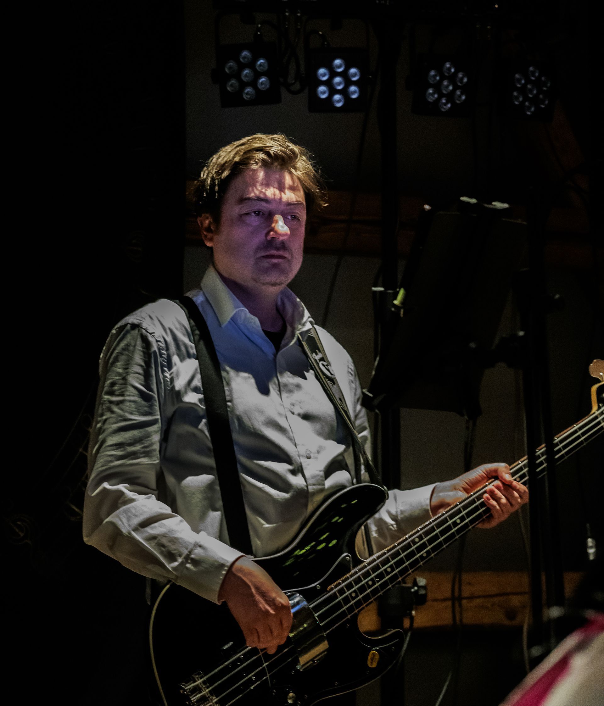 Mario Tomic Bassist SiClaro Band