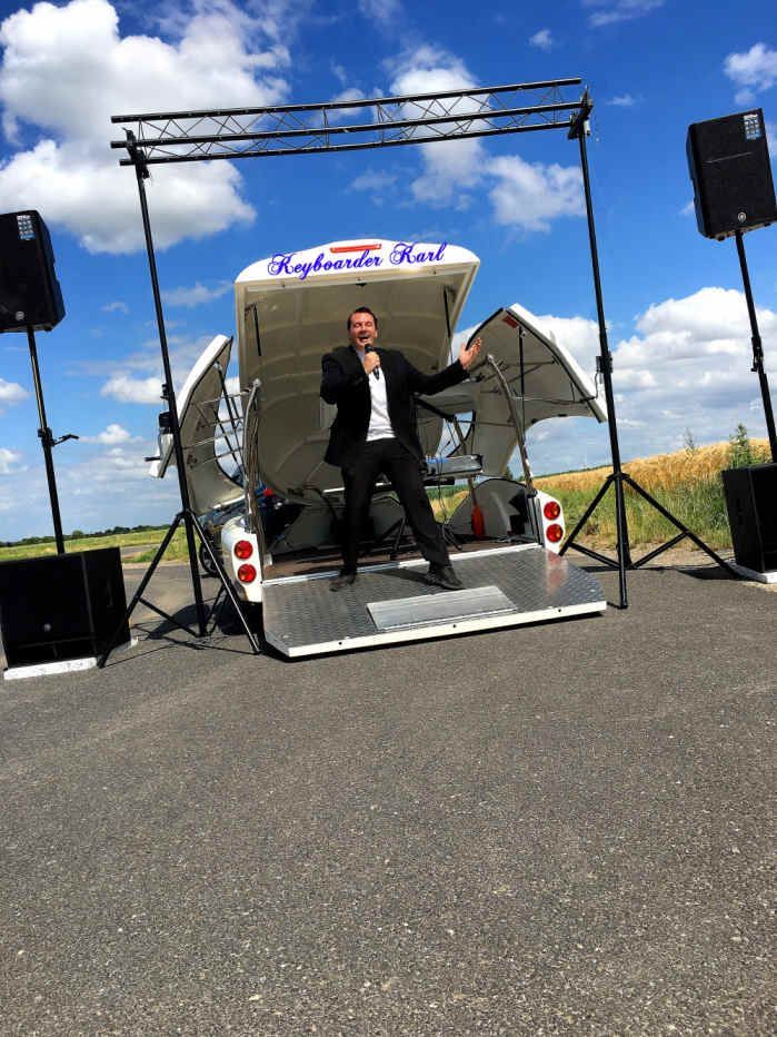 Alleinunterhalter Keyboarder Karl - Show Truck - Mobile Bühne Düren