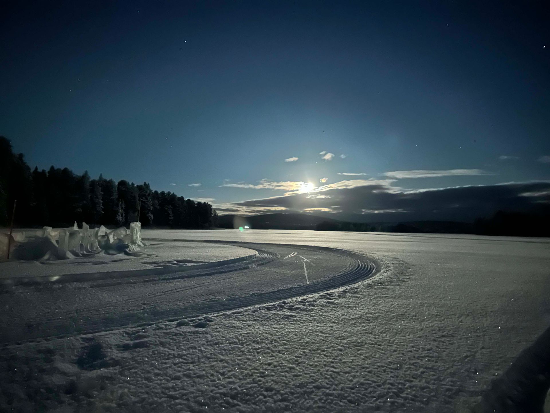 Langlaufloipe an der Villa Aurora Moskosel