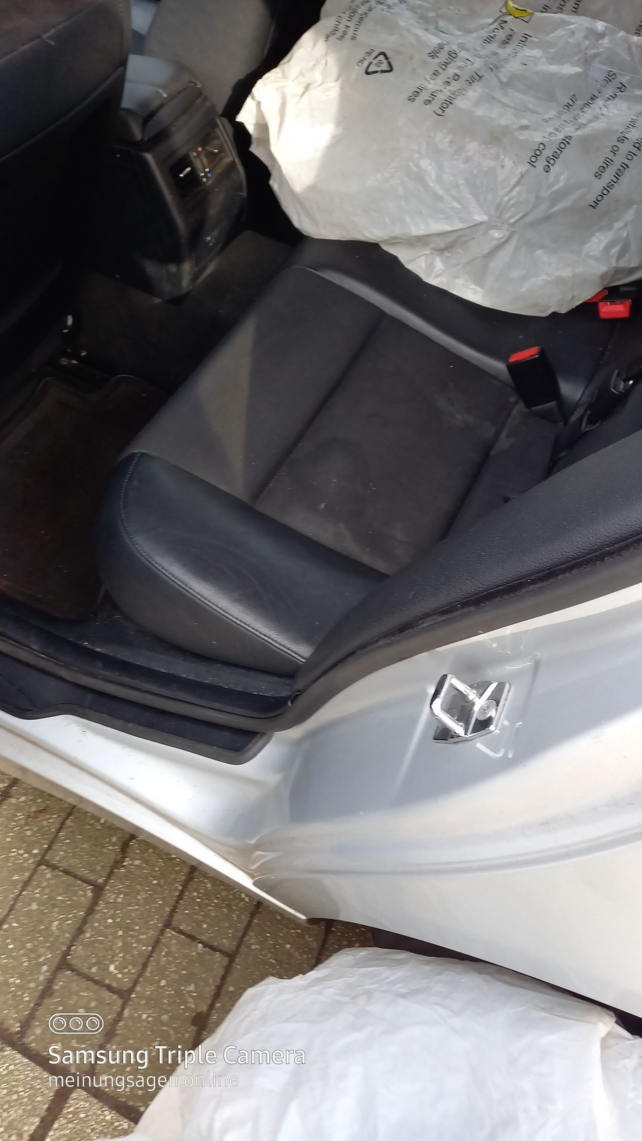 BMW 320i Limousine Silber Baujahr 2008 Sitze Hinten