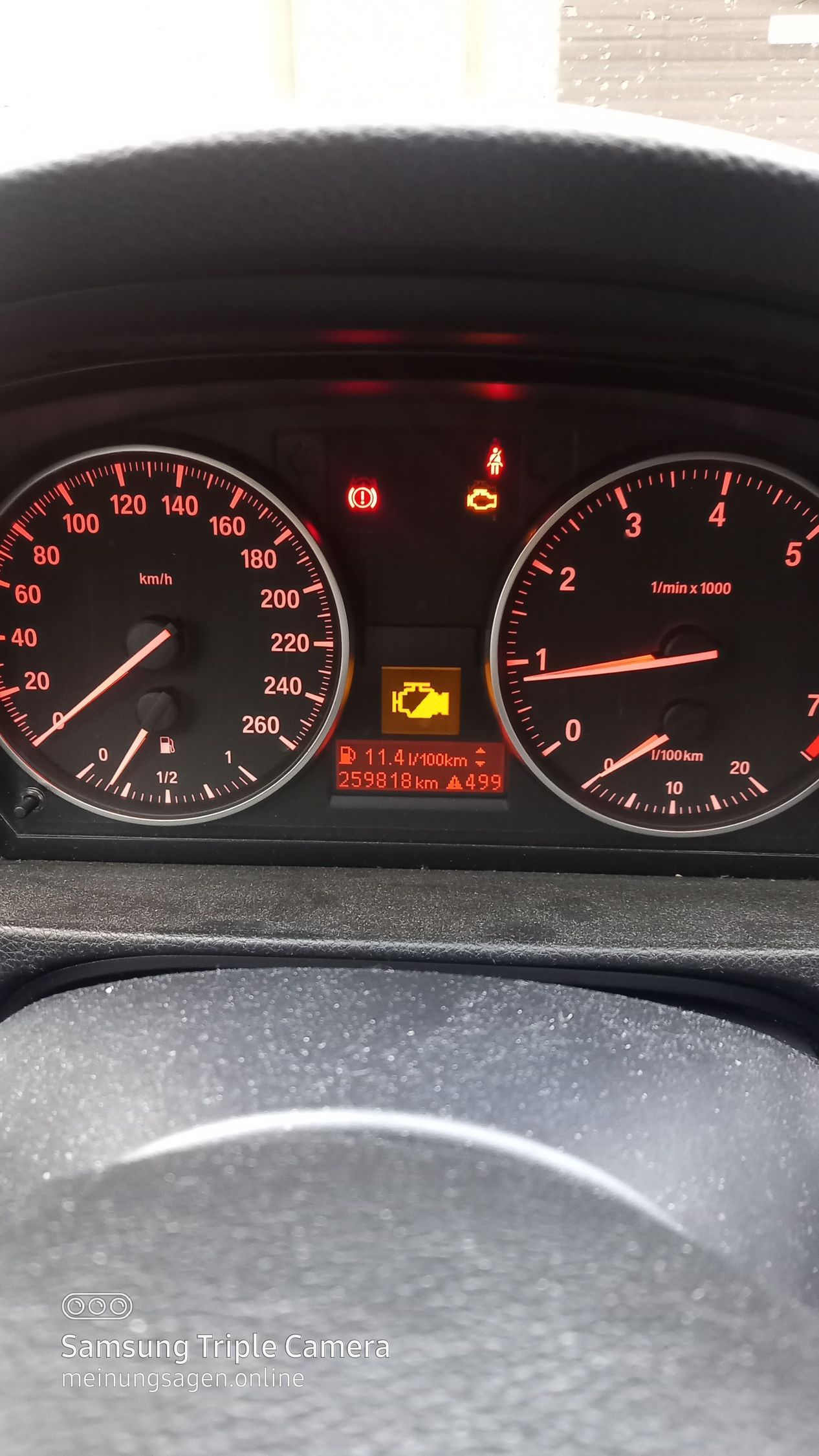 BMW 320i Limousine Baujahr 2008 Tacho Instrumente