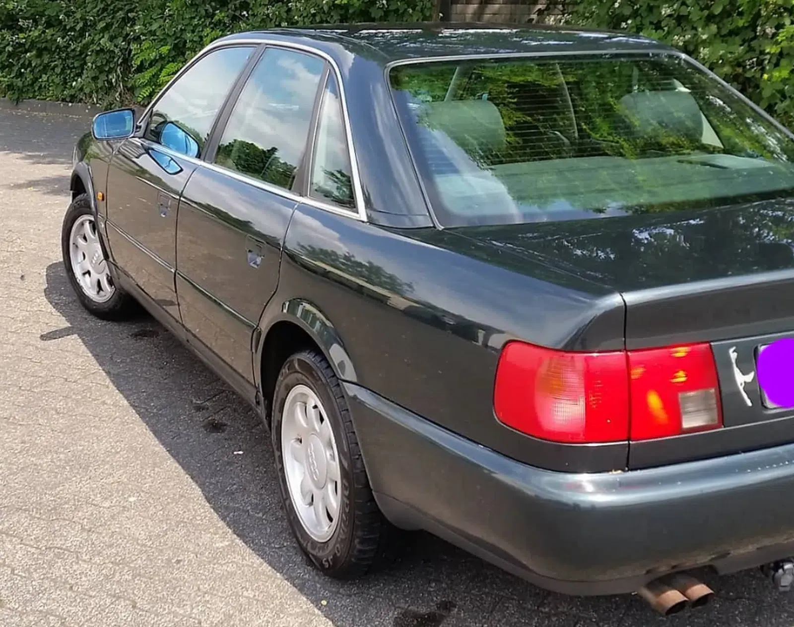 Audi A6-C4-Baujahr 1996-Limousine-Grün-Heck-Fahrerseite