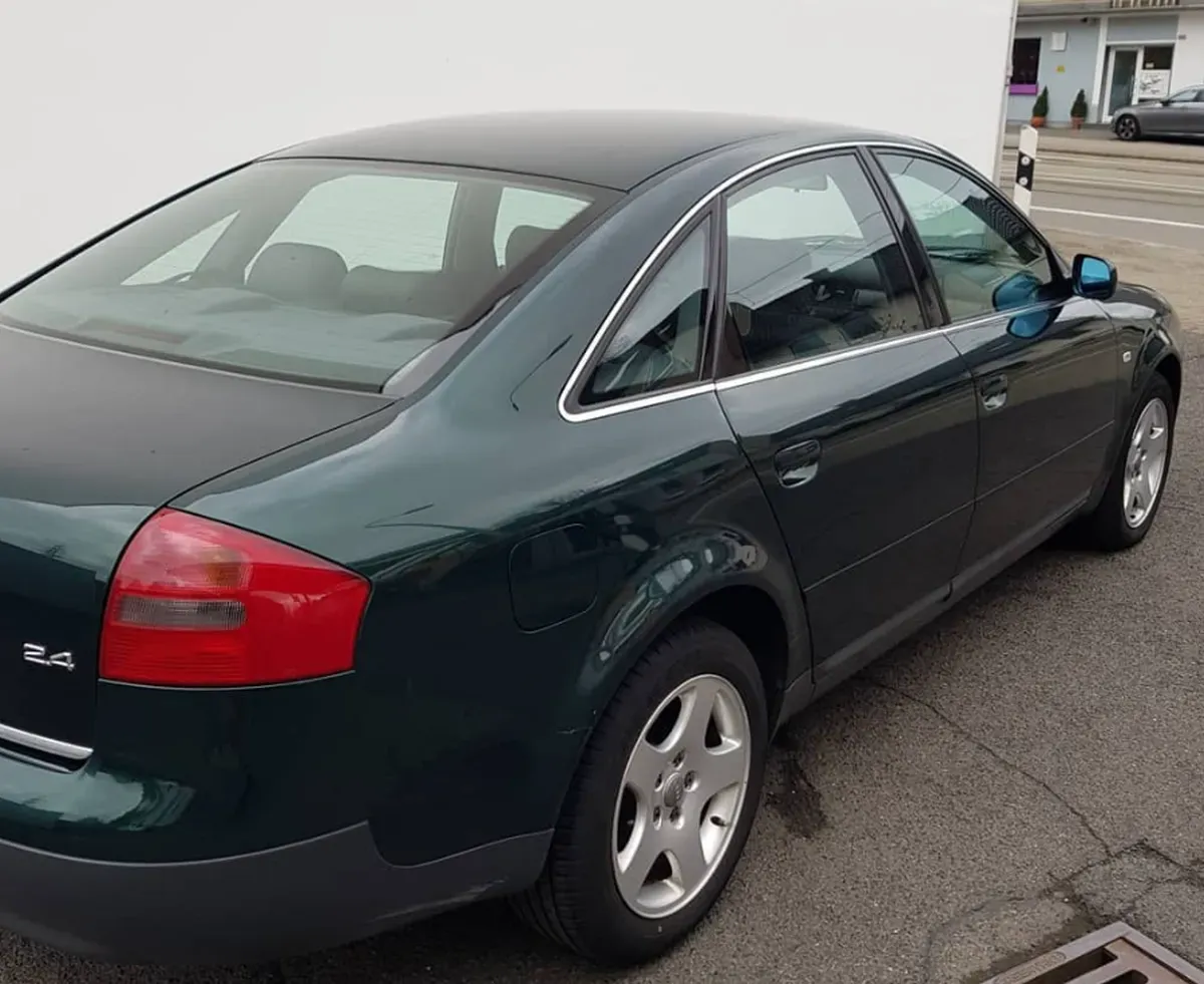 Audi A6 C5 V6 Grün Baujahr 2000 Limousine -  Beifahrerseite - Türen - Heck