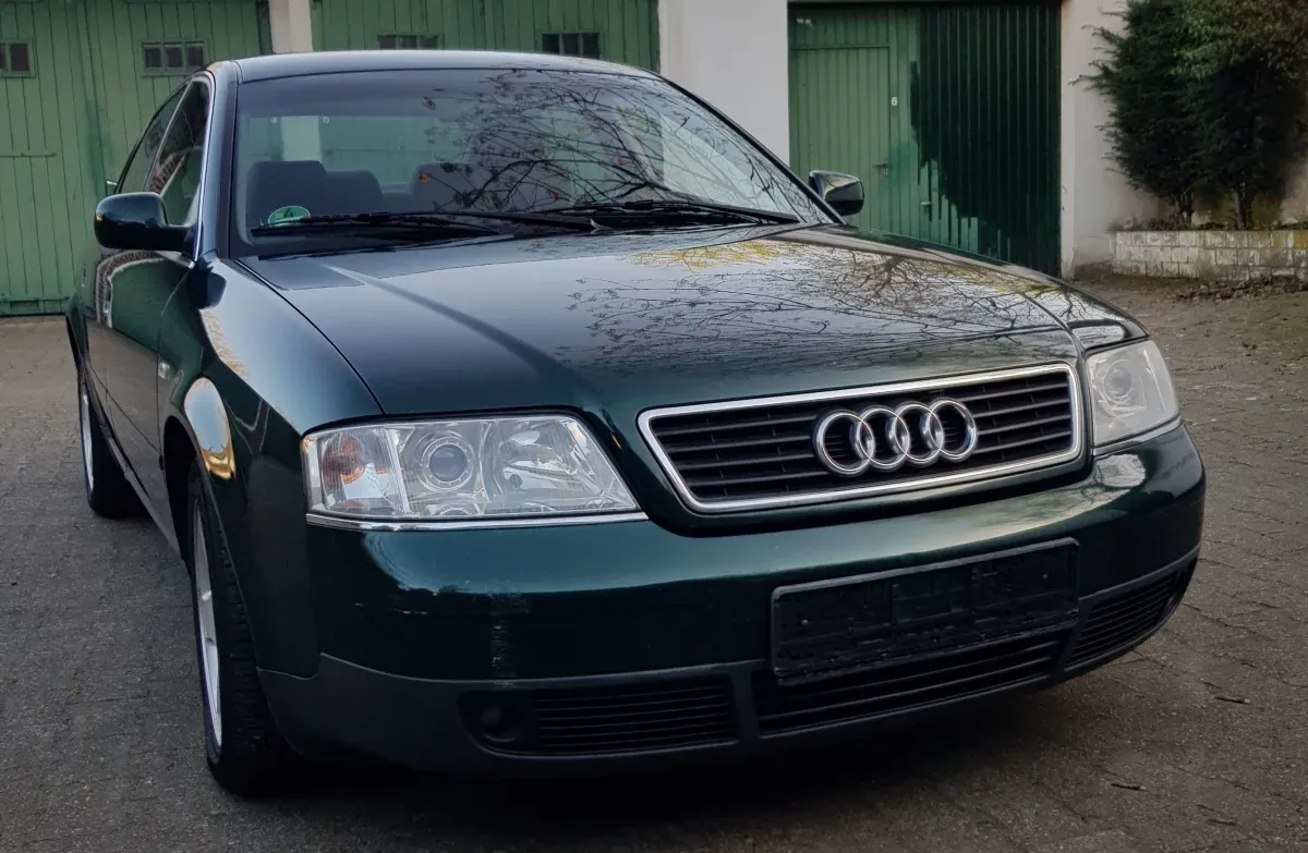 Audi A6 C5 V6 Grün Baujahr 2000 Limousine -  Front