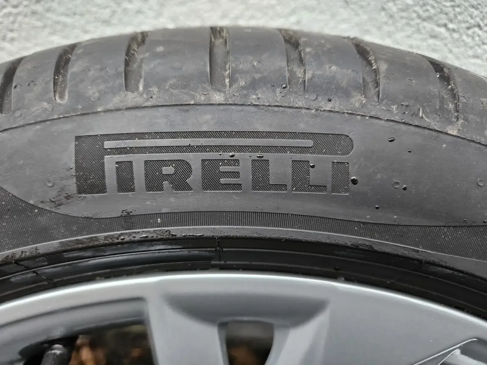 Audi Felgen Bereifung4 Stück (2)