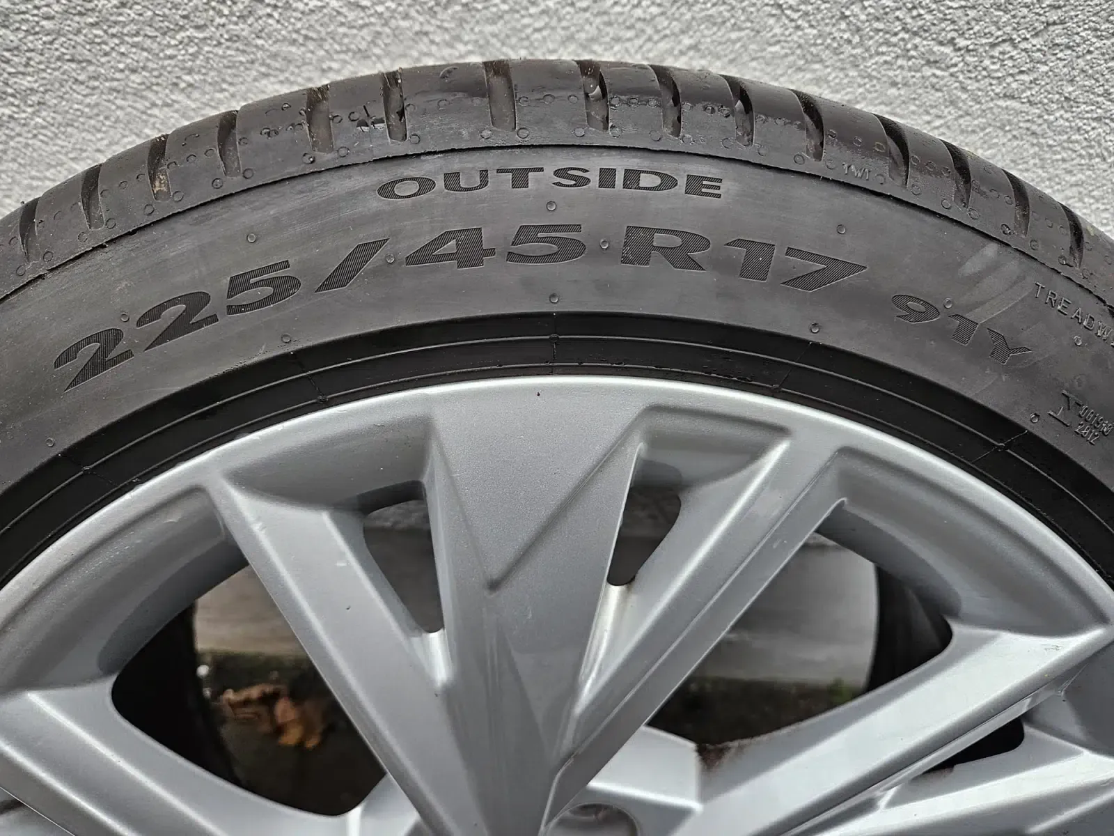 Audi Felgen Bereifung4 Stück (3)