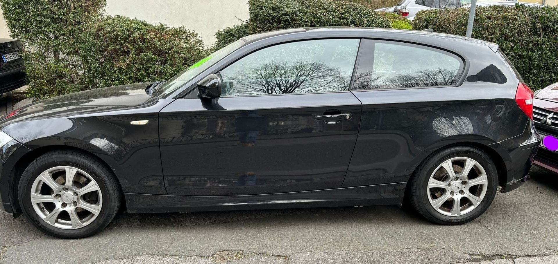 BMW 118i Coupe Schwarz Baujahr 2008 Fahrer Tür