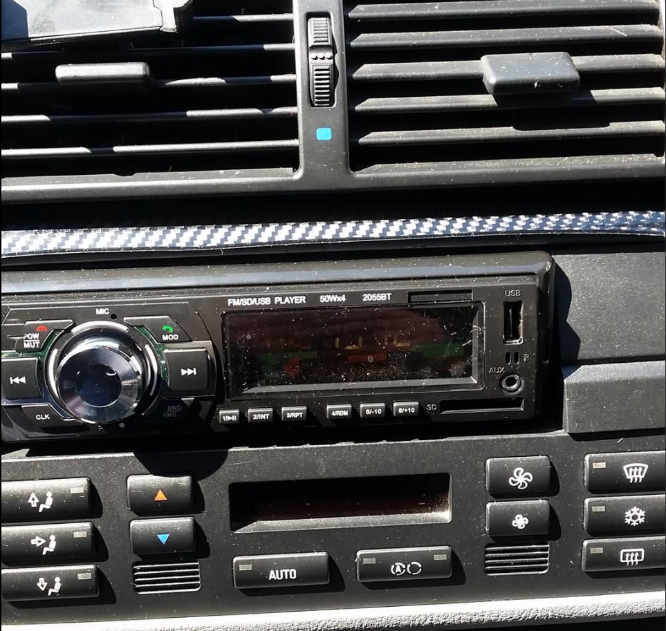 BMW 318i Baujahr 2001-Radio-Klimaknöpfe