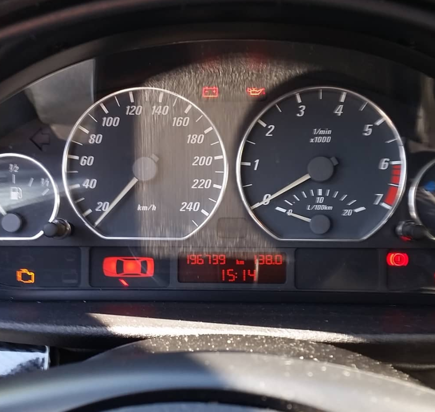 BMW 318i Coupe Baujahr 2001 Tacho-Instrumente-Display