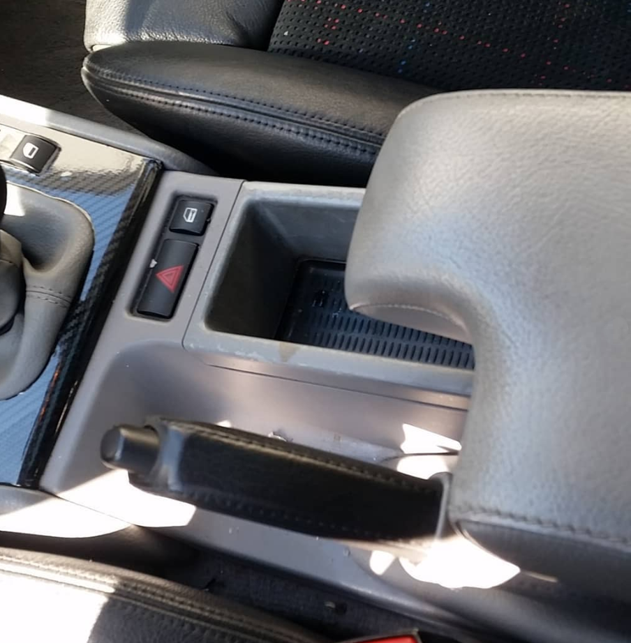 BMW 318i Coupe Baujahr 2001-Handbremse-Armlehne-Knopf Warnblinker