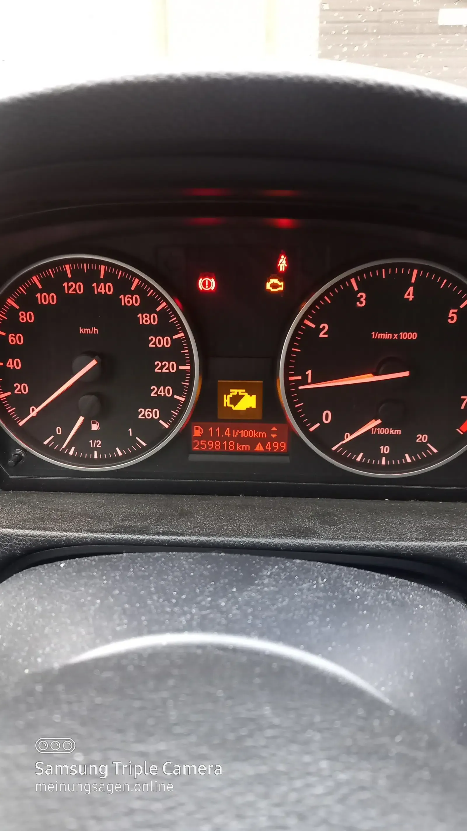 BMW 320i Limousine Baujahr 2008 Tacho Instrumente