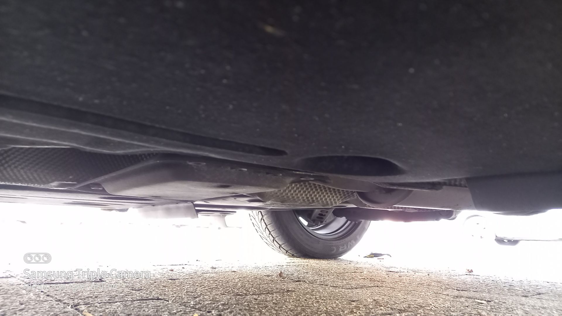 BMW 320i Limousine Baujahr 2008-Unterboden