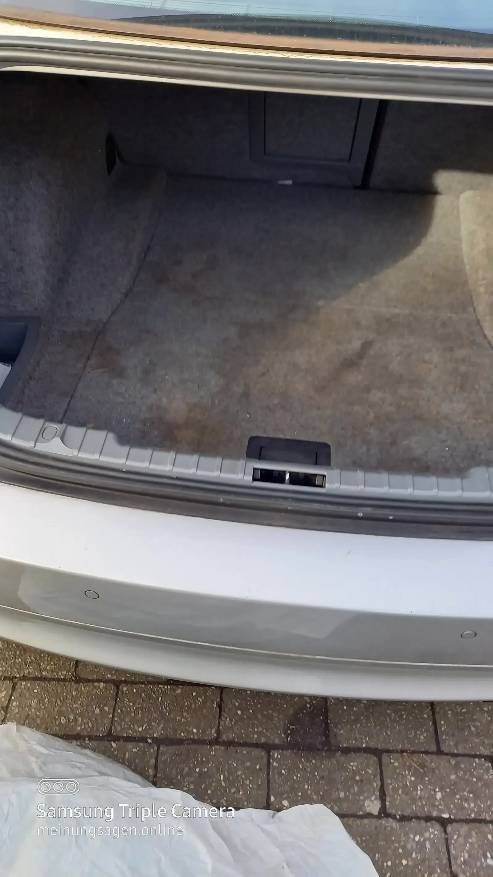 BMW 320i Limousine Silber Baujahr 2008 Kofferraum