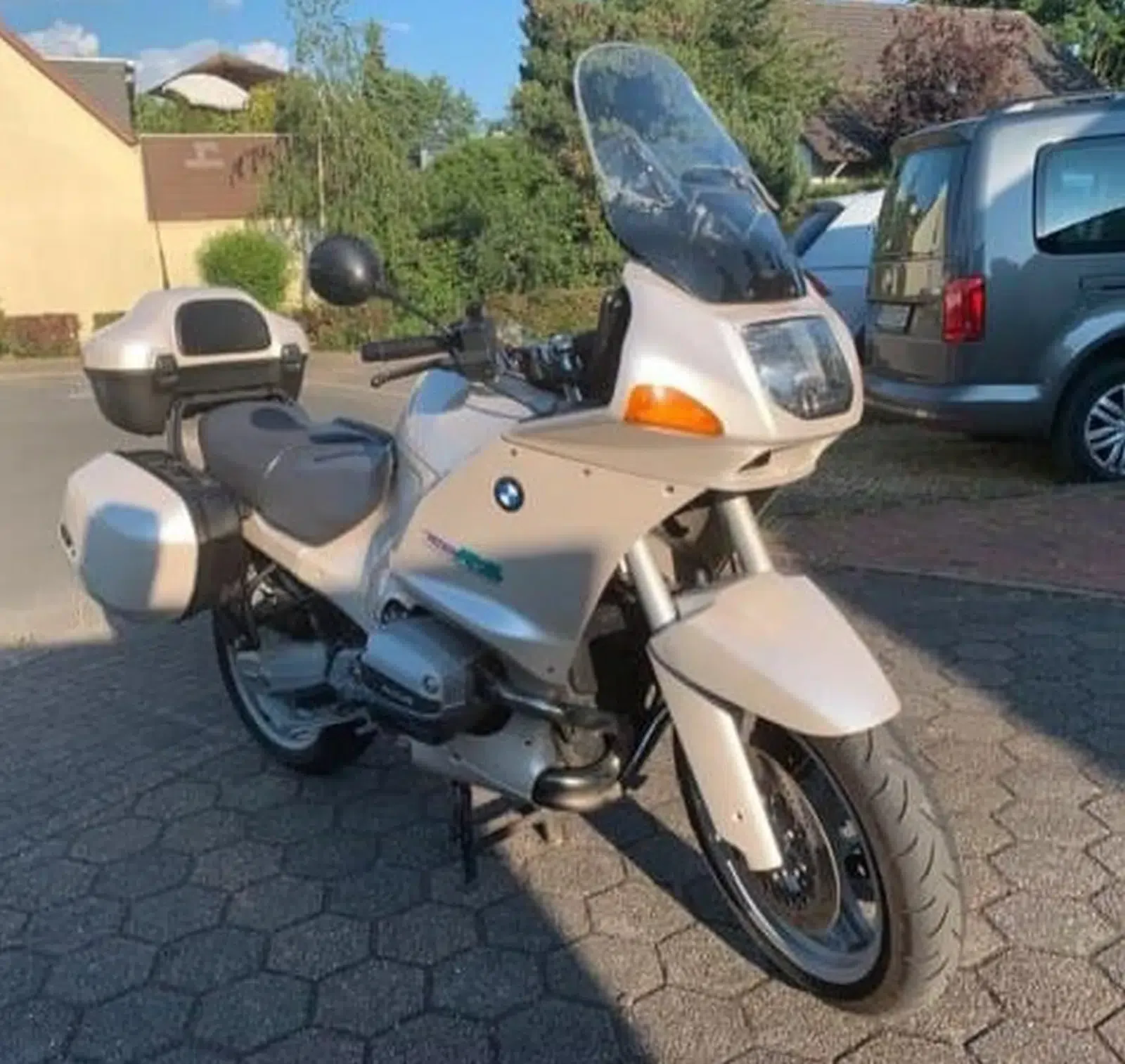 BMW Motorrad RS 1100 Baujahr 1995 Fronansicht mit Koffer