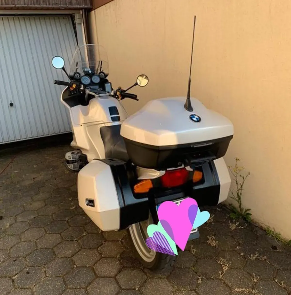 BMW RS 1100 – Baujahr 1995 Silber mit Extra Koffern an den Seiten - Heck