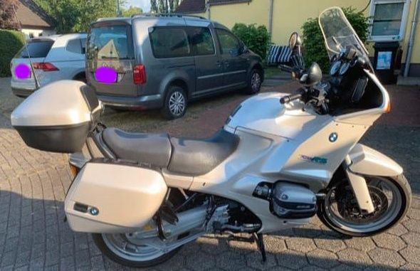 BMW Motorrad RS 1100 Baujahr 1995 Seite mit Koffer