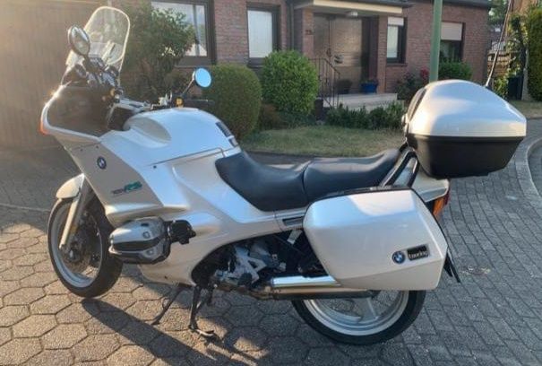 BMW Motorrad RS 1100 Baujahr 1995 Seitenansicht Koffer