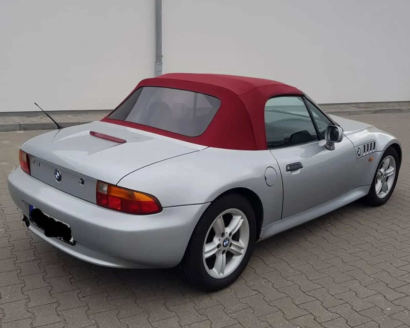 BMW Z3 Roadster Cabrio Silber Baujahr 1999 Beifahrerseite Stoffdach Seitenansicht