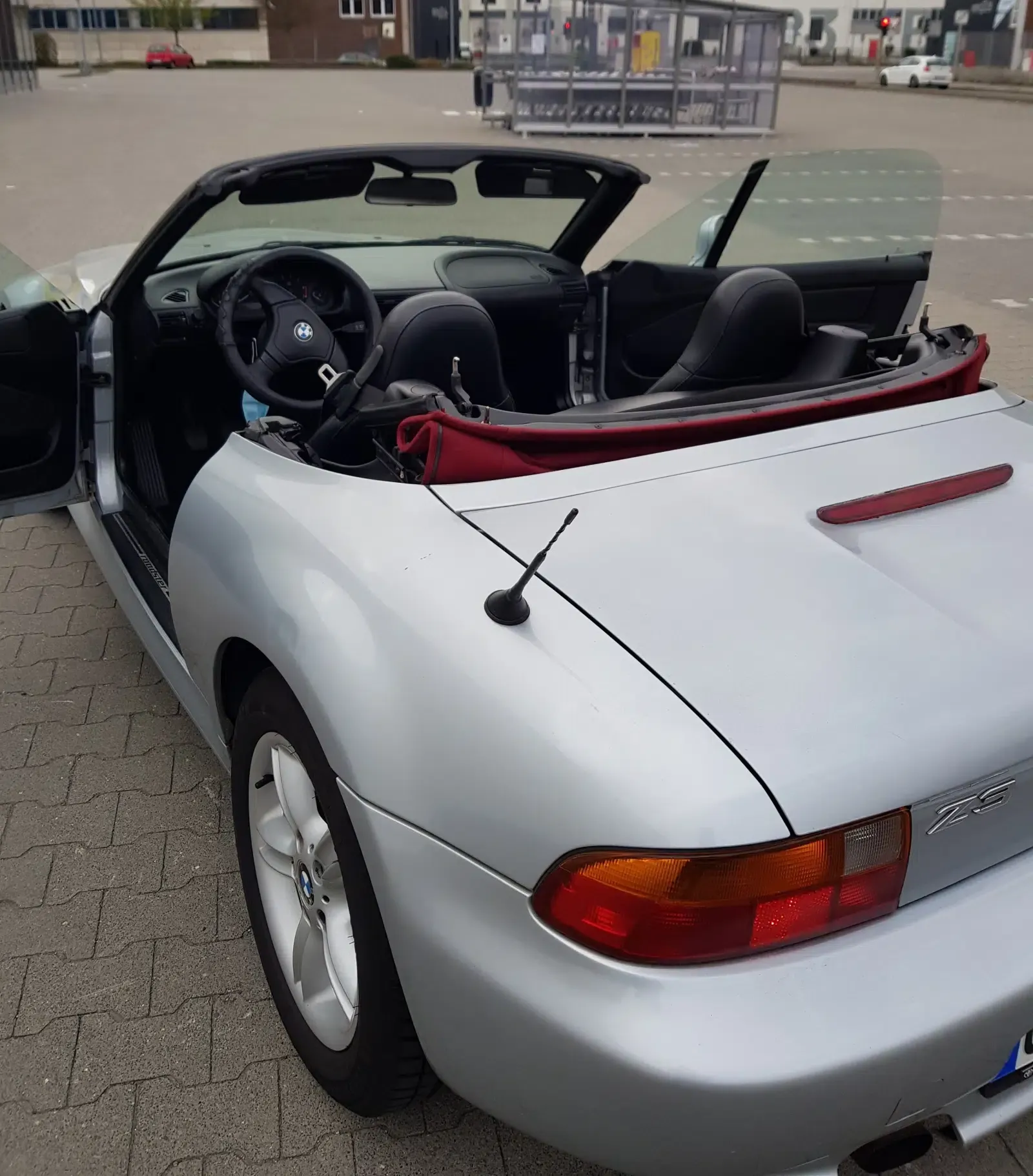 BMW Z3 Roadster Cabrio Silber Baujahr 1999 Fahrerseite Heck Offen