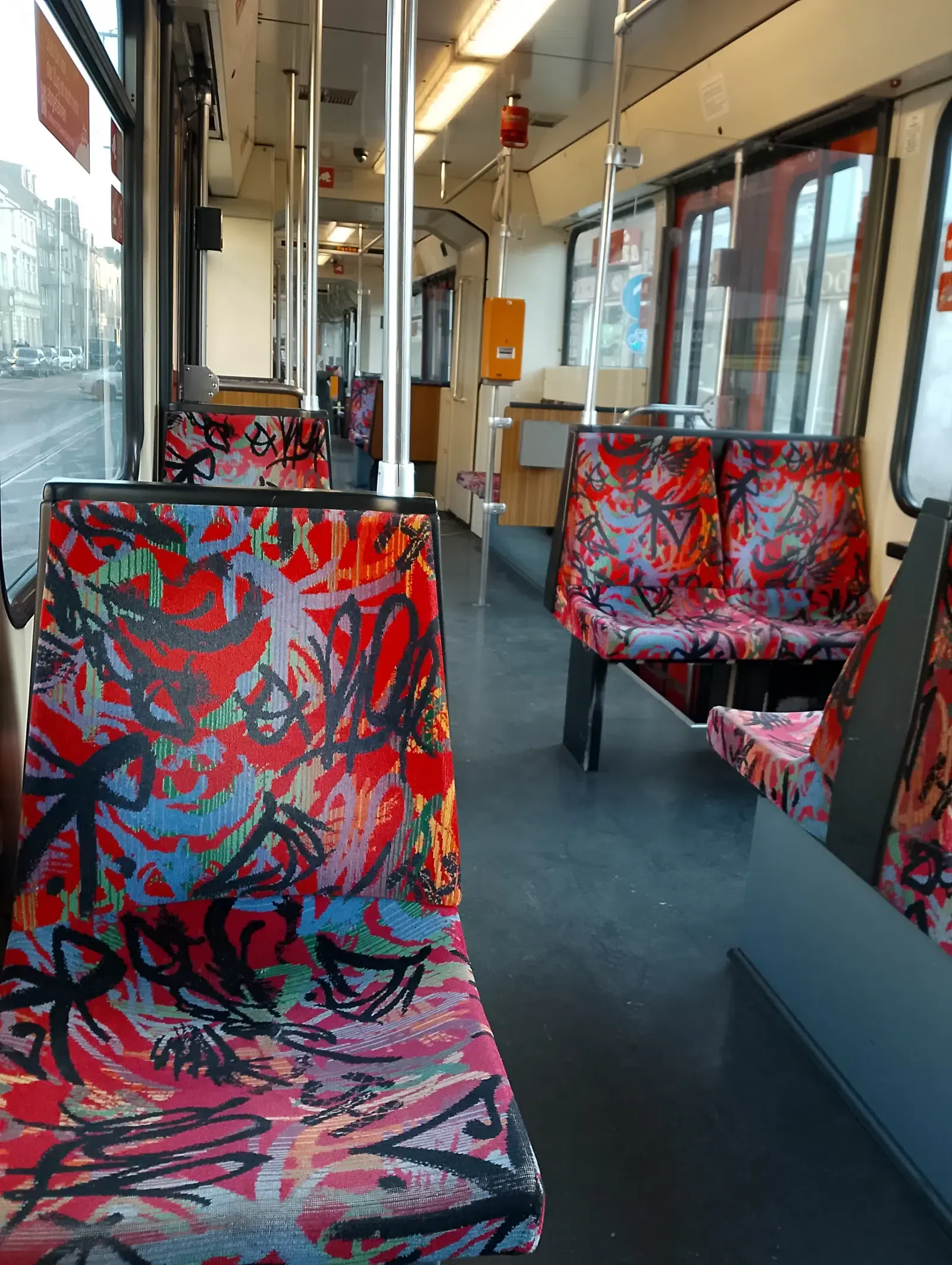 DVG-Bahnen Leer-durch verspätung