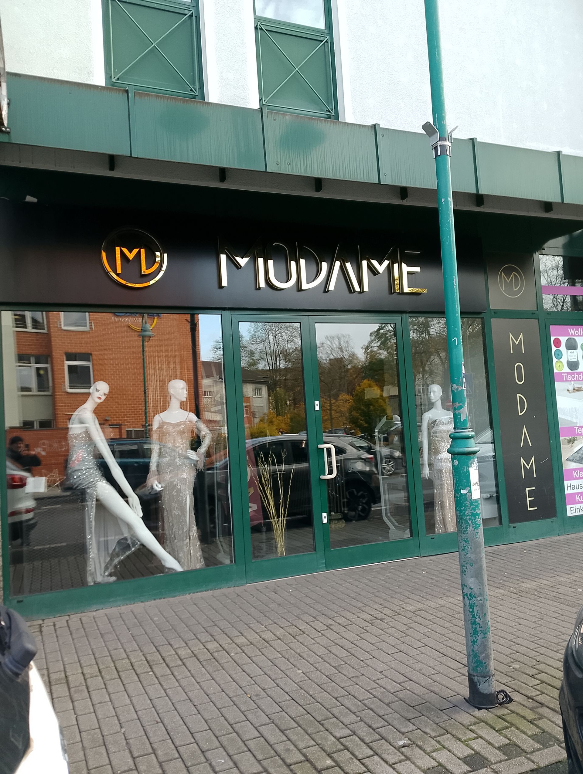 Duisburg Hamborn Rathausstraße Modame