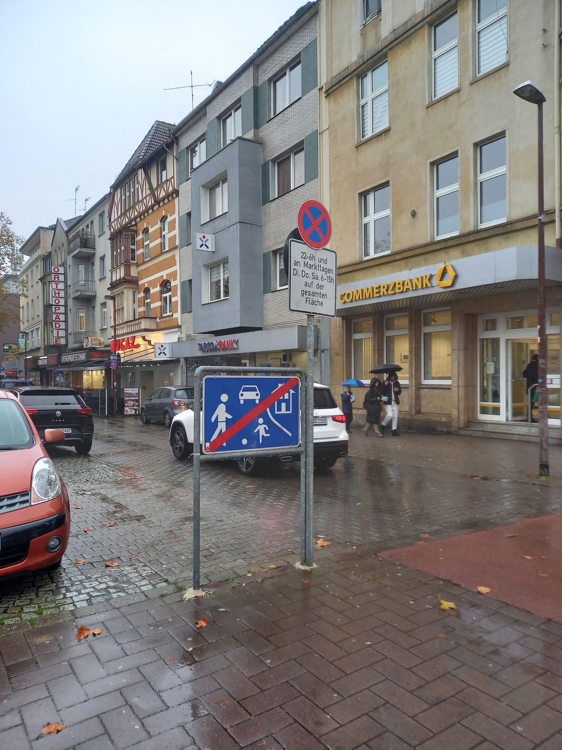 Duisburg Hamborn Altmarkt Commerzban