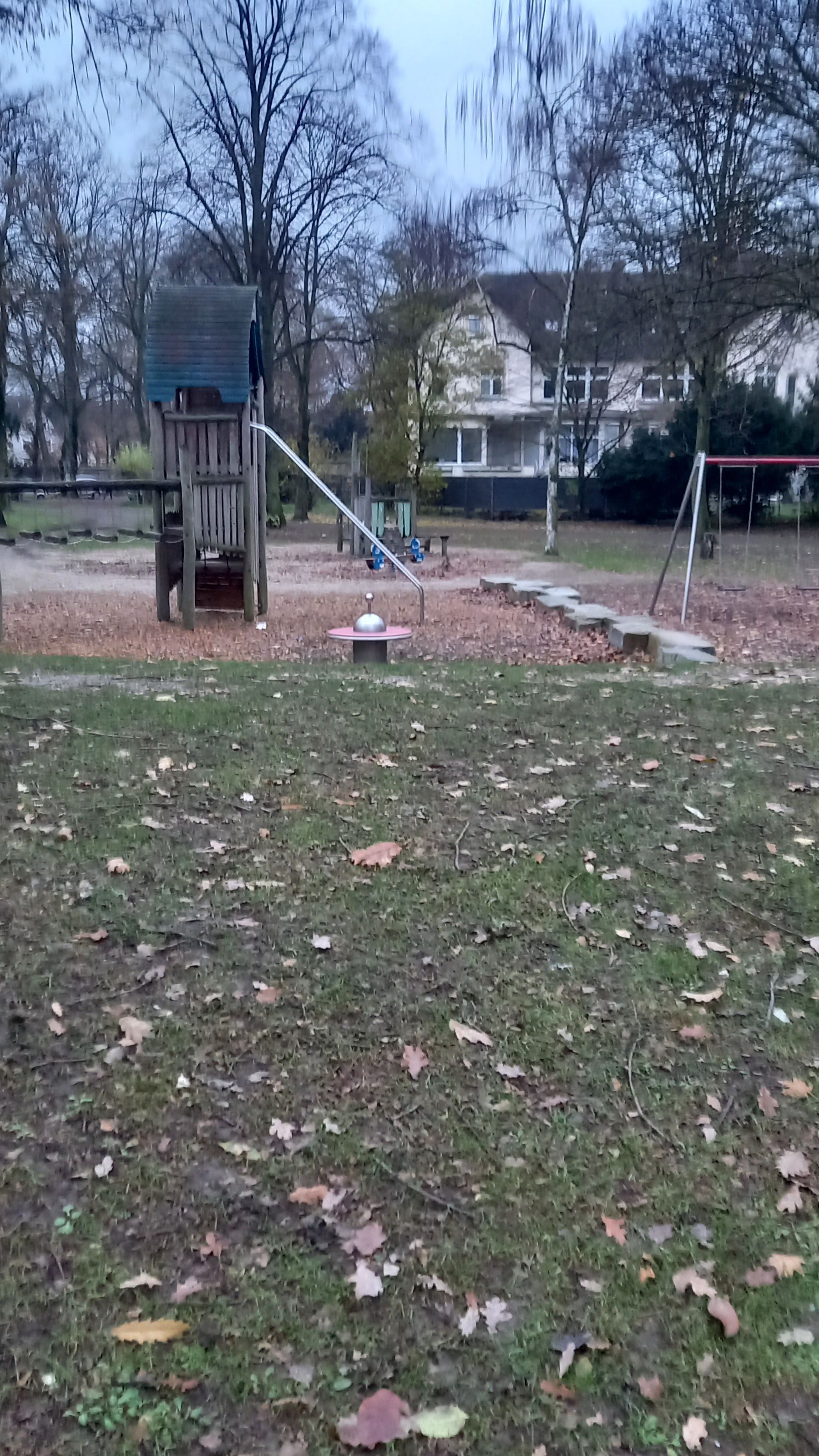 Duisburg Hamborn Hufstr. Spielplatz Rutsche