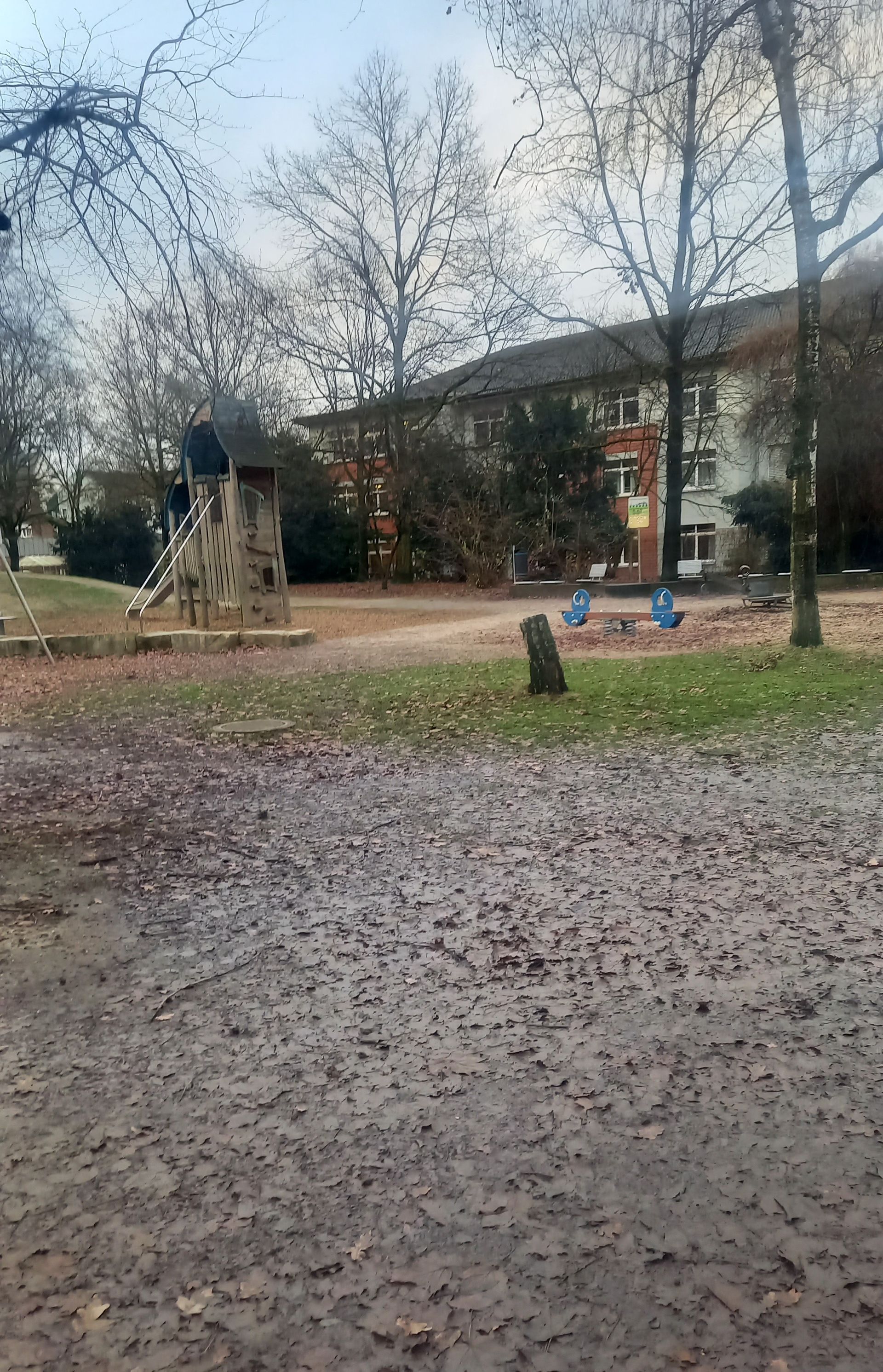 Duisburg Hamborn Hufstraße Spielplatz Schaukel