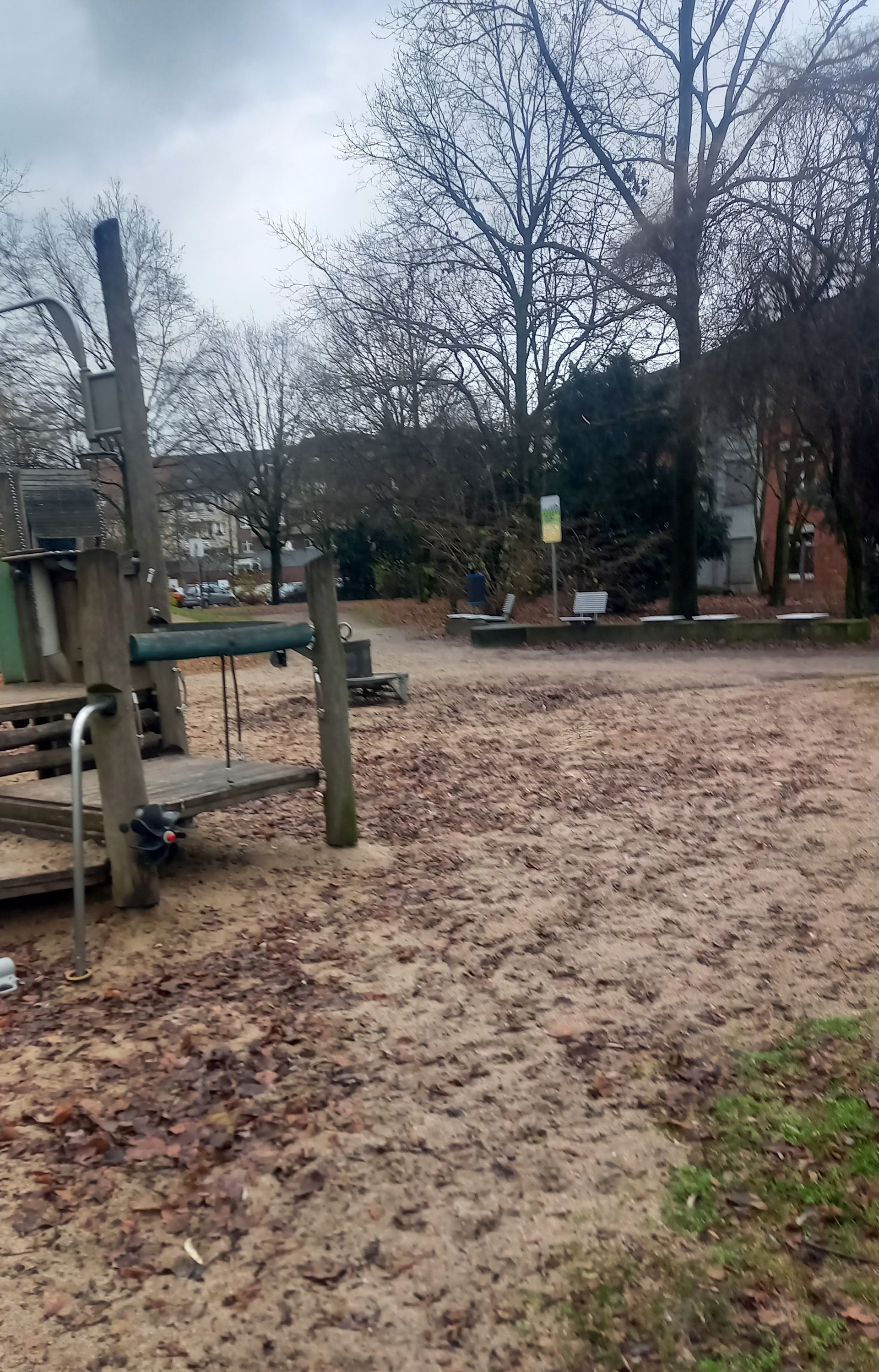 Duisburg Hamborn Hufstraße Spielplatz Sitze