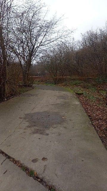 Duisburg Hamborn Landschaftspark Gehwege Park 1