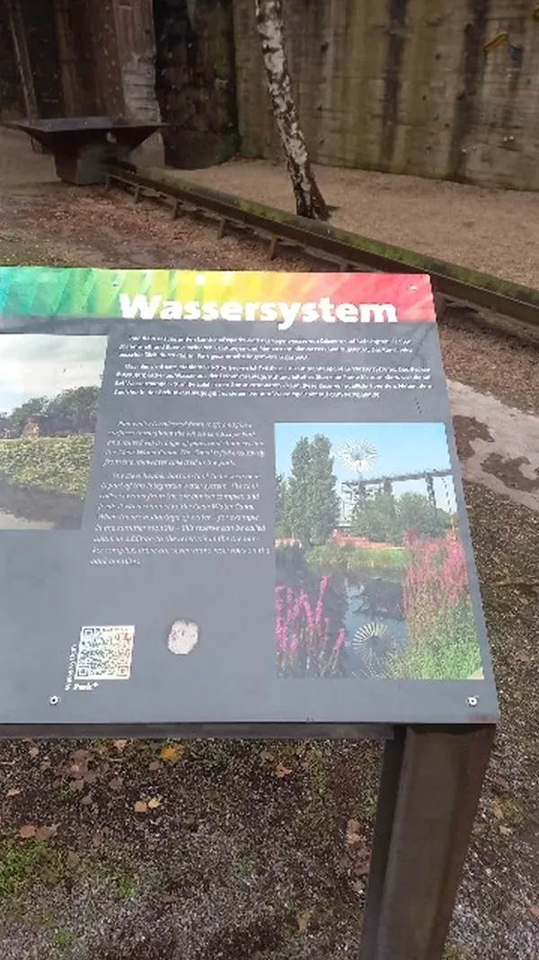 Infotafel zum Kletterbereich im Landschaftspark