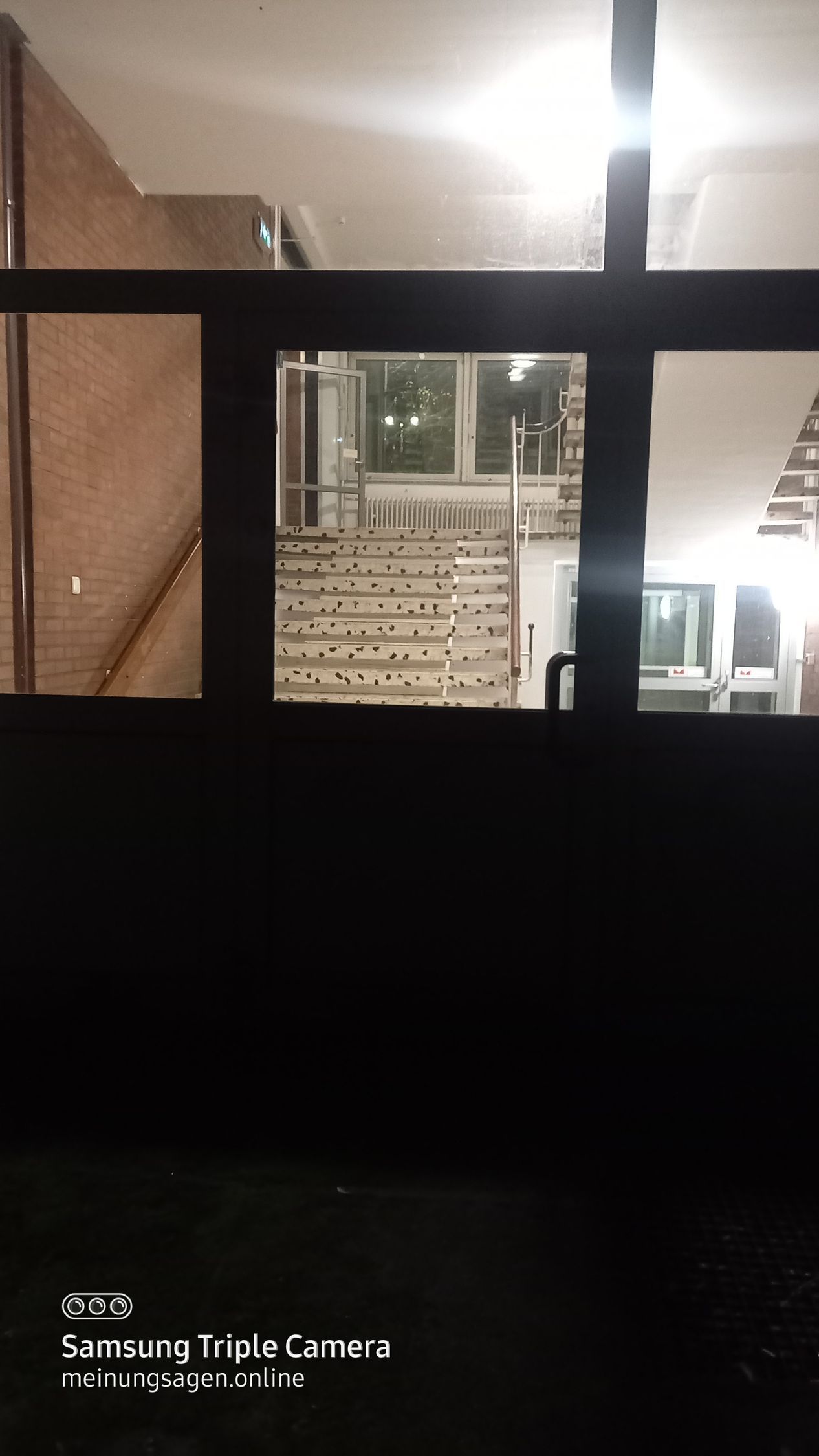 Duisburg Hamborn Hambornerstraße  Leibniz Gymnasium  Treppenhaus Fenstersicht