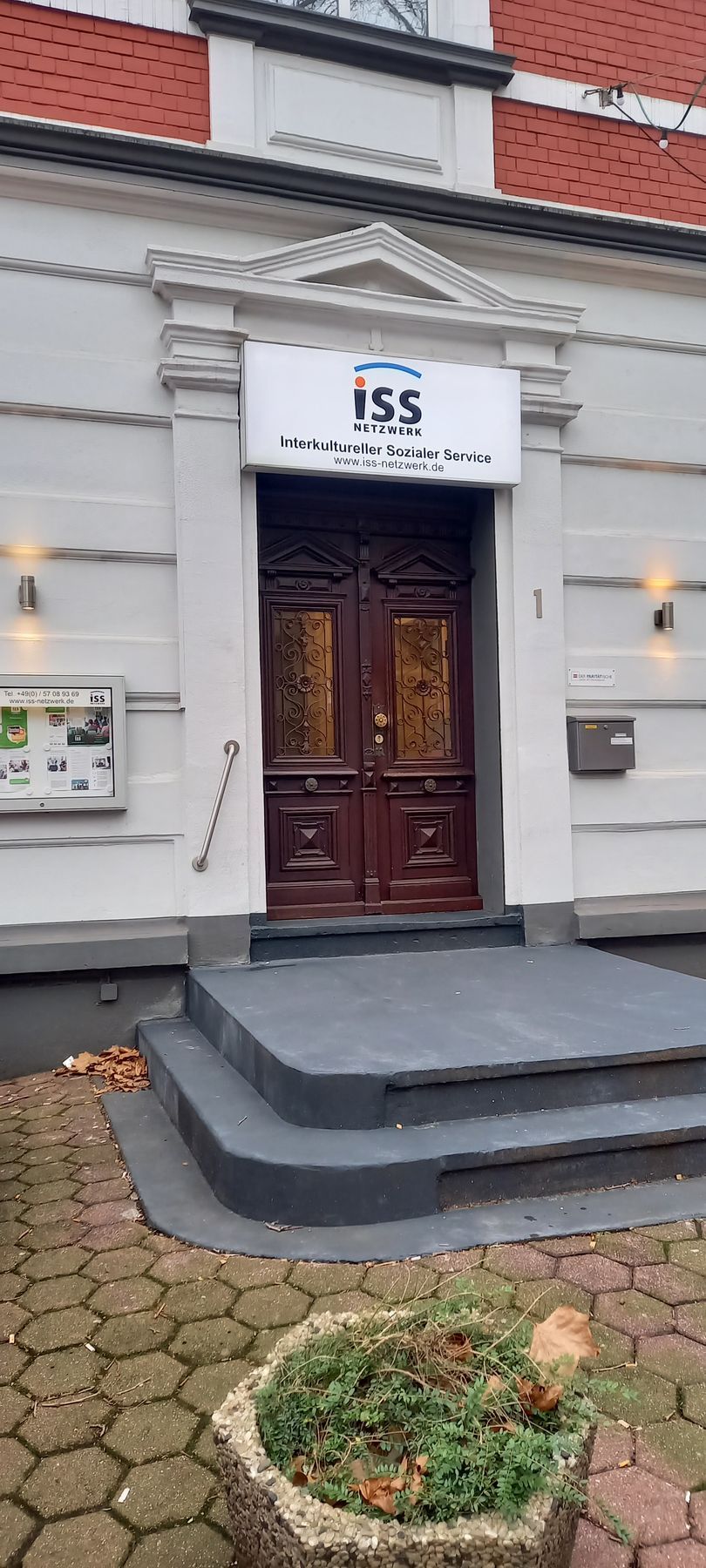 Duisburg Hamborn Parallelstraße ISS Netzwerk Eingang