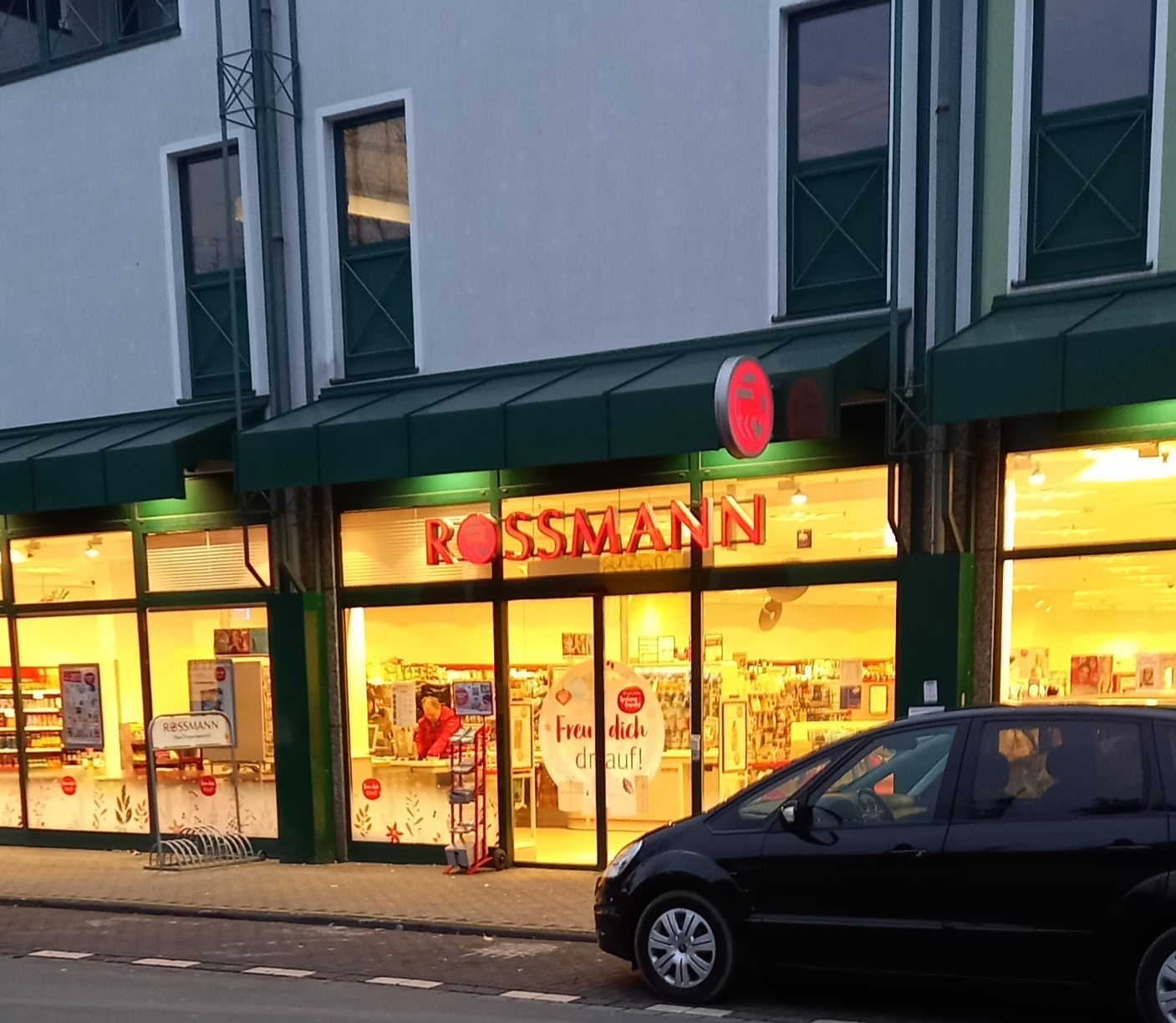 Duisburg Hamborn Rathausstraße  Rossmann Drogeriemarkt 