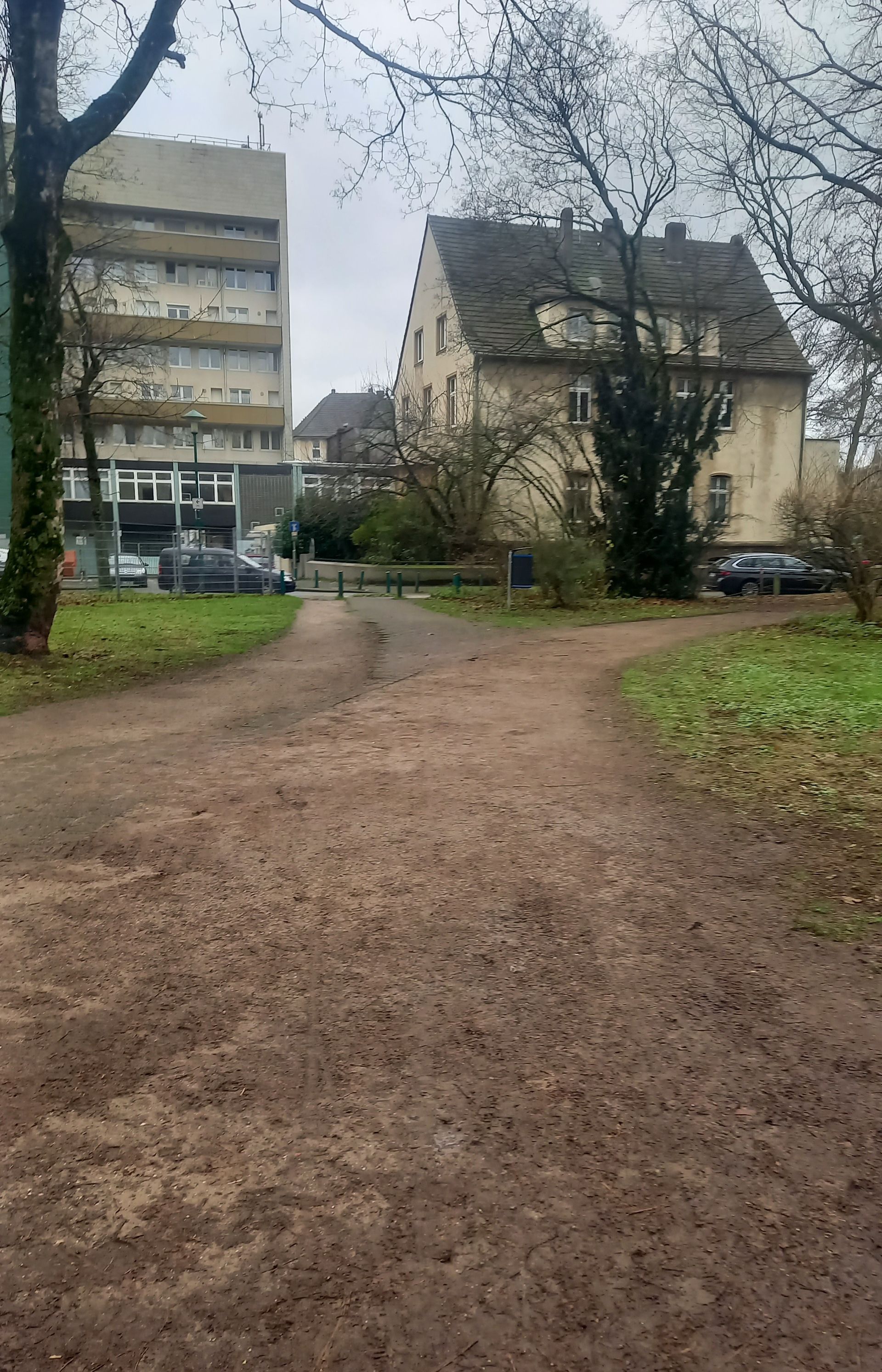 Duisburg Hamborn Spielplatz Hufstr. Gehwege 1