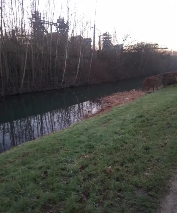  Langer Blick über den Kanal im Landschaftspark