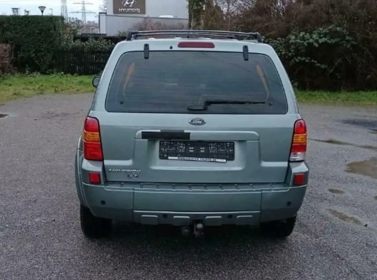 Ford Maverick XLT Grün – Baujahr 2002 - Heck