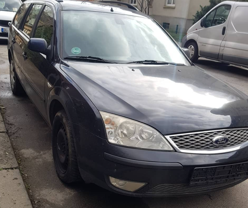 Ford Mondeo Kombi Baujahr 2003 Schwarz-Front-Scheinwerfer-Stoßstange