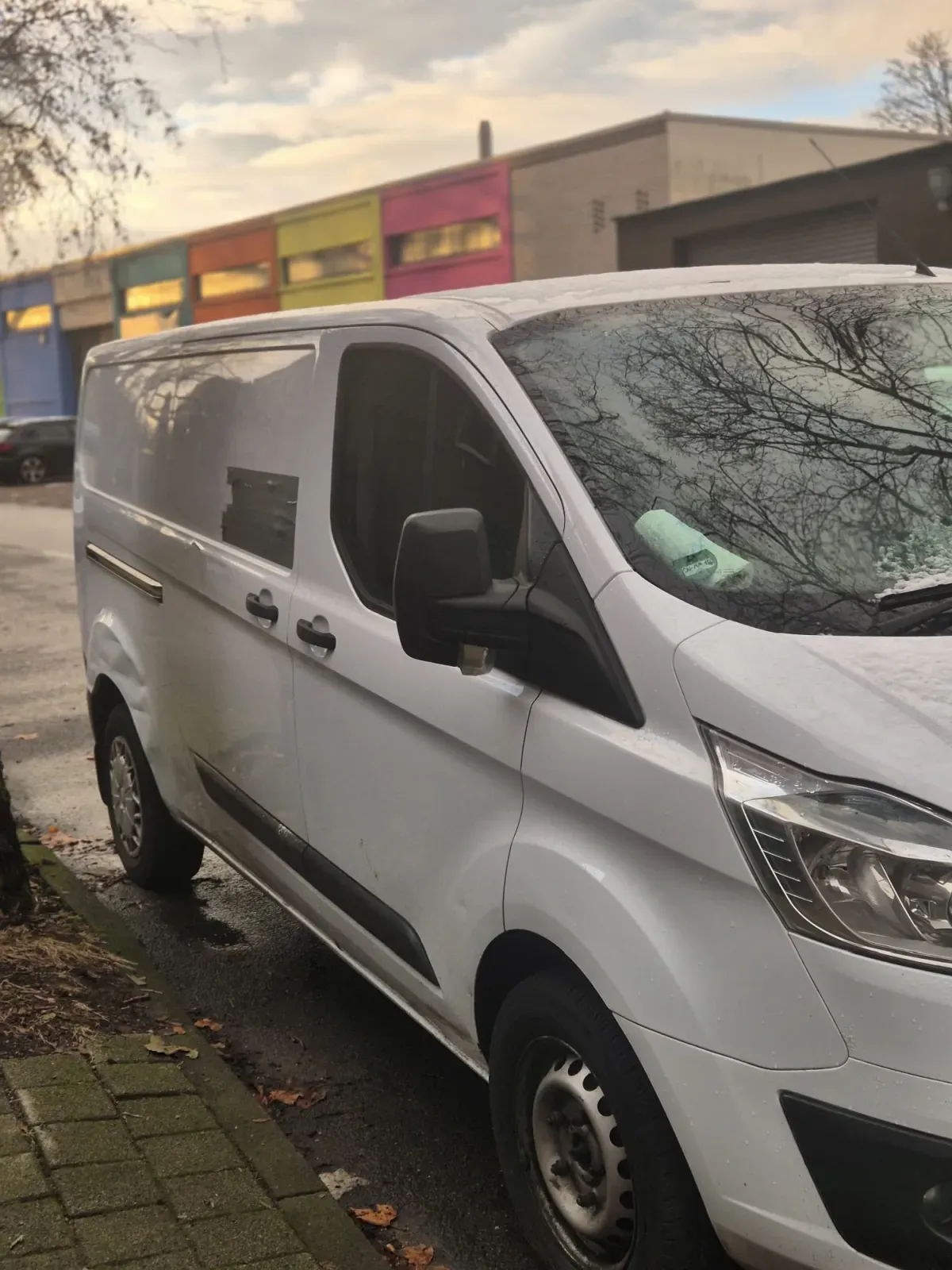 Ford Transit Custom Weiß – Baujahr 2017 - Fahrerseite - Tür