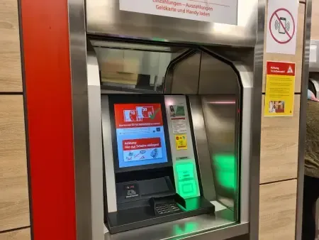 Geldautomat Sparkasse Duisburg-Hamborn an der Duisburger Straße zeigt fälschlich eine Störung an
