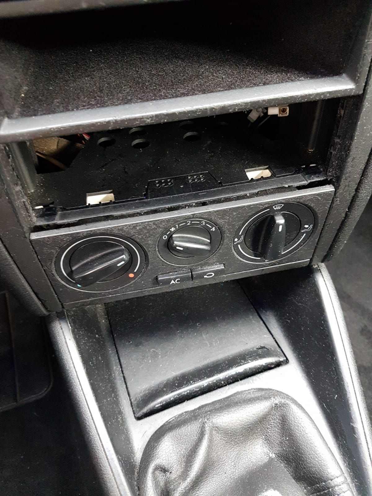 Golf 4 Baujahr 2000- Schalthebel-Lüftung-Klima Knöpfe