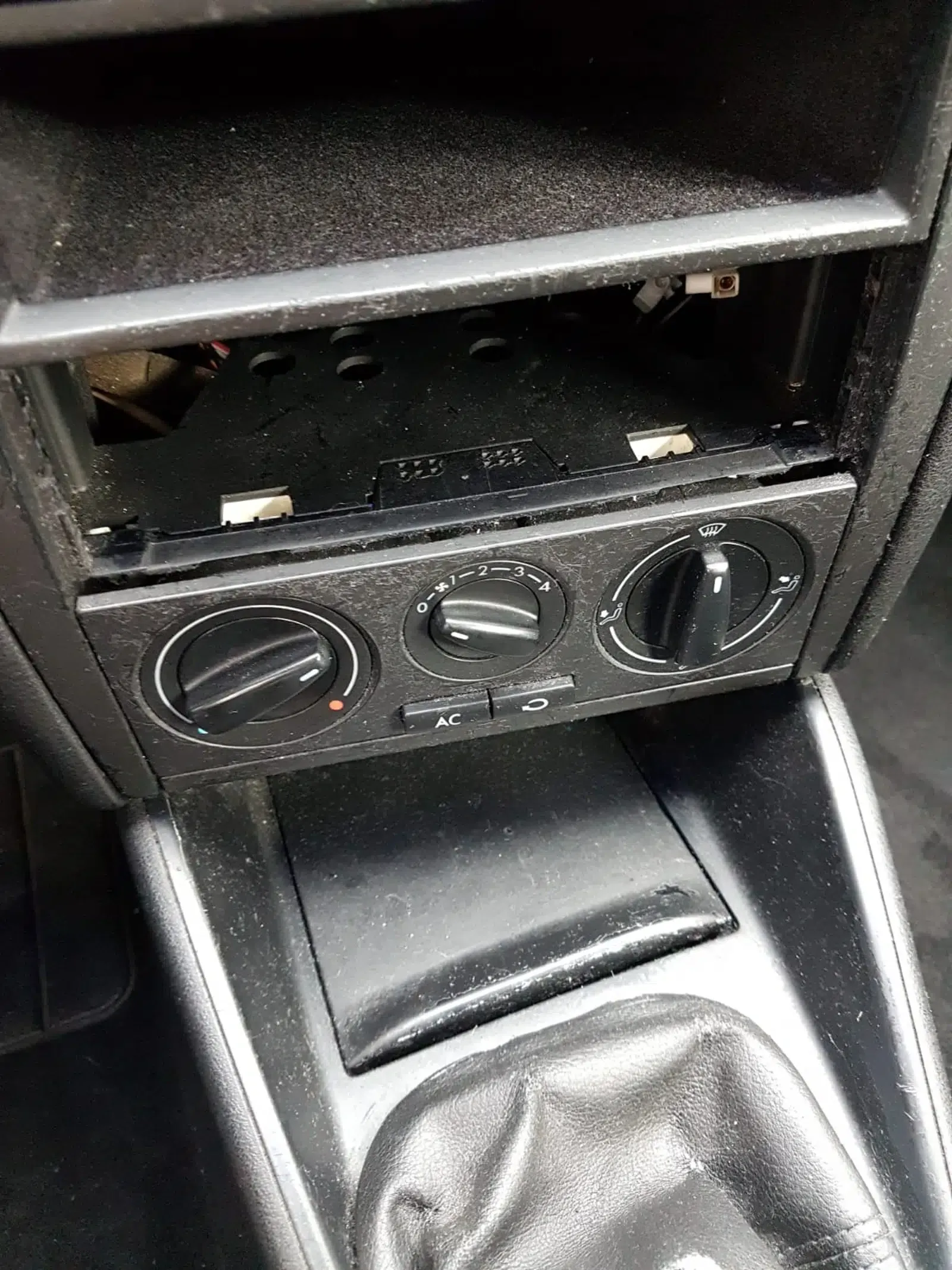 Golf 4  Baujahr 2000- Schalthebel-Lüftung-Klima Knöpfe